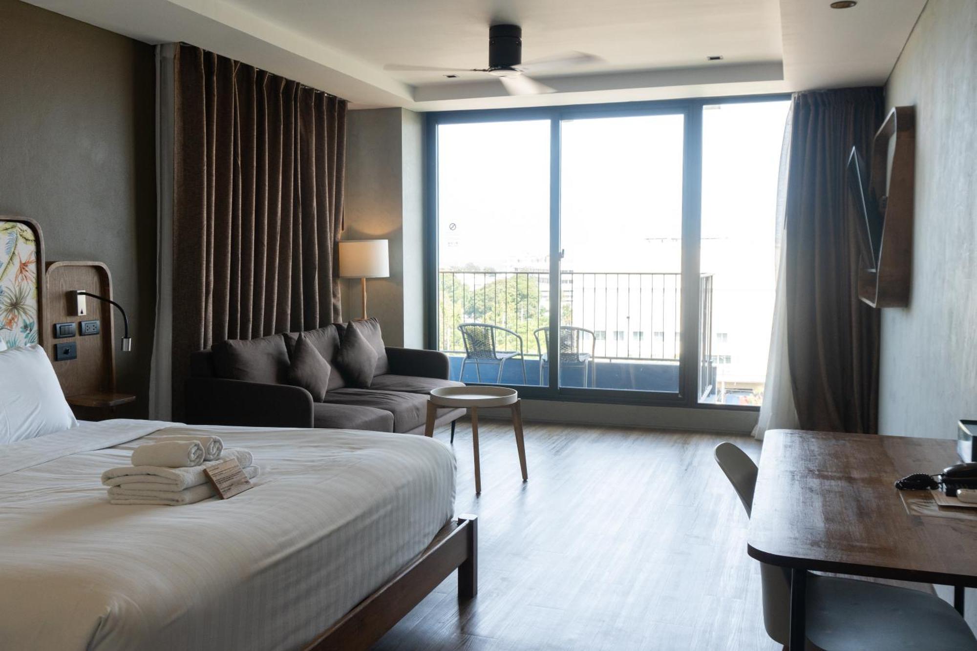 Апарт готель Seamira House Huahin - Sha Екстер'єр фото